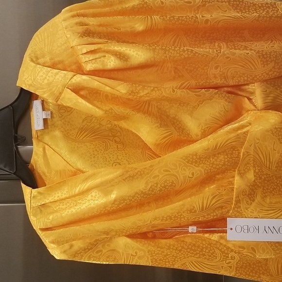 💕RONNY KOBO💕 Lorie Satin Long Sleeve Blouse ~ Yellow Small S NWT - Picture 6 of 13